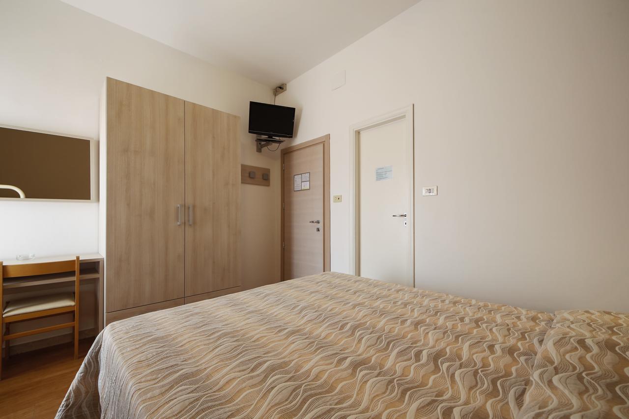 Hotel Susanna Ρίμινι Δωμάτιο φωτογραφία