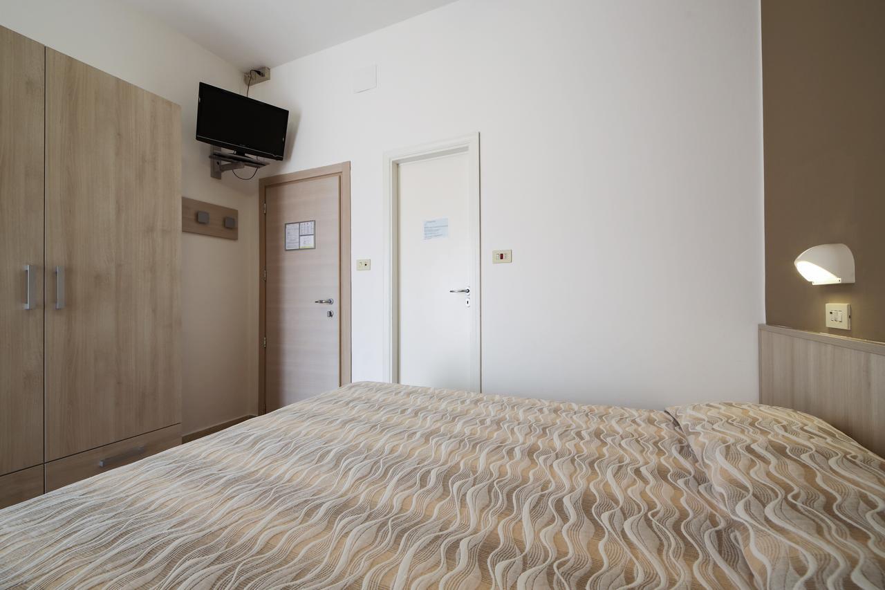 Hotel Susanna Ρίμινι Δωμάτιο φωτογραφία